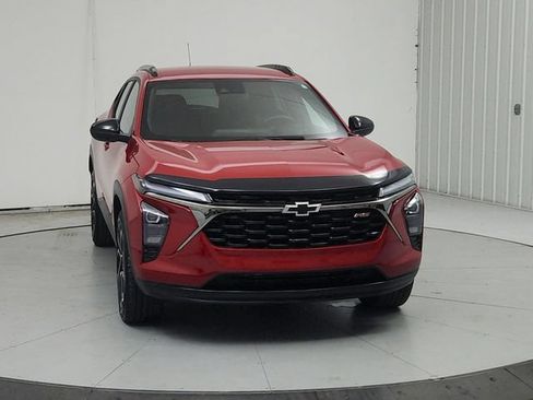 Used 2026 Chevrolet Trax RS FWD image 3