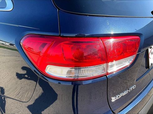 Used 2018 Kia Sorento AWD image 31