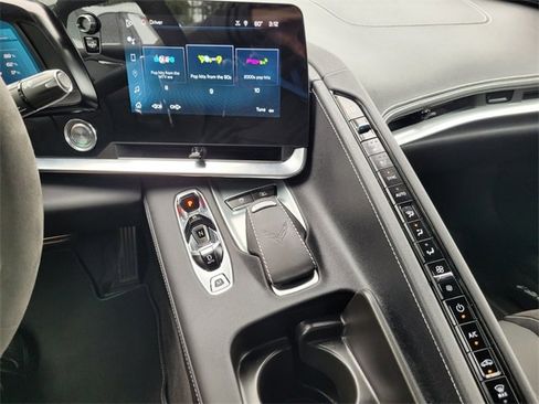 Used 2024 Chevrolet Corvette Stingray Preferred Cpe w/ 2LT image 29