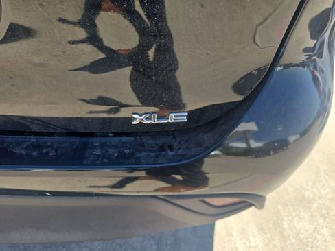 Used 2023 Toyota Highlander XLE FWD image 12