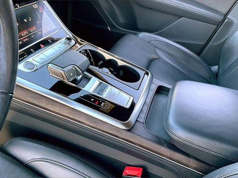 Used 2021 Audi Q8 Prestige image 14