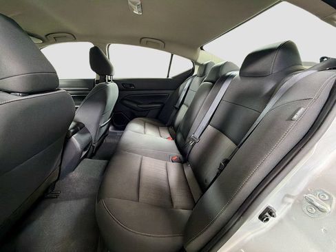 Used 2024 Nissan Altima 2.5 SV FWD image 23