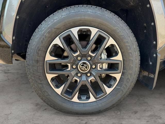 Used 2024 Toyota Tundra Limited AWD/4WD image 39