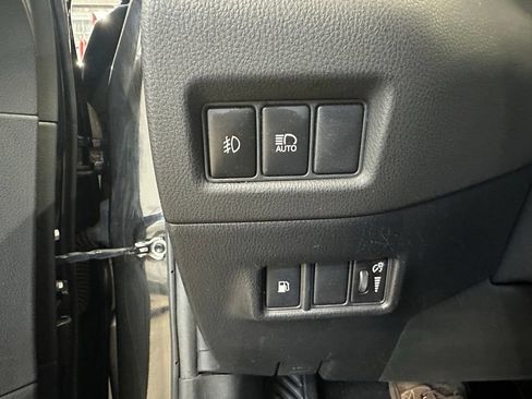 Used 2018 Toyota C-HR XLE FWD image 14
