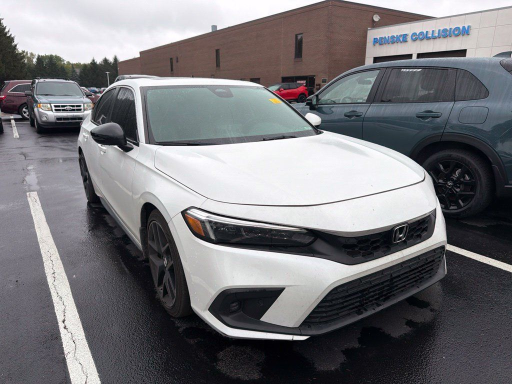 Used 2022 Honda Civic Sport Touring image 4