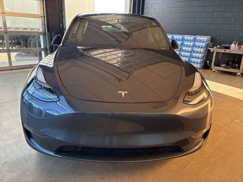 Used 2023 Tesla Model Y Long Range image 4