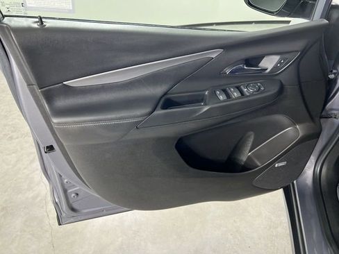 Used 2022 Chevrolet Bolt LT w/ Infotainment Package FWD image 21