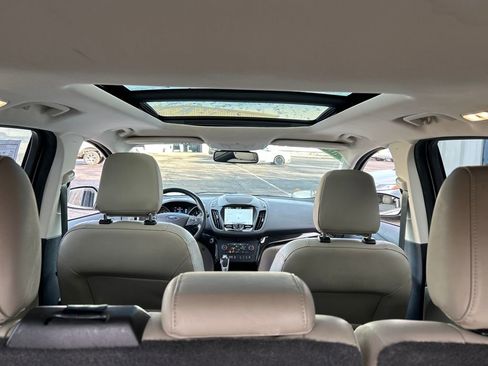 Used 2019 Ford Escape Titanium image 30