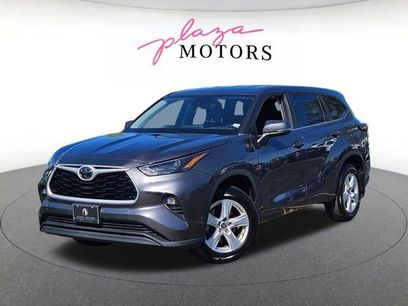 Used 2024 Toyota Highlander LE