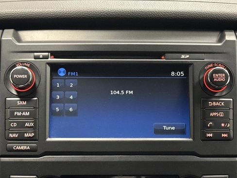 Used 2018 Nissan Titan SV w/ SV Convenience Package image 18