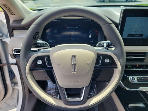 Used 2024 Lincoln Corsair FWD image 18