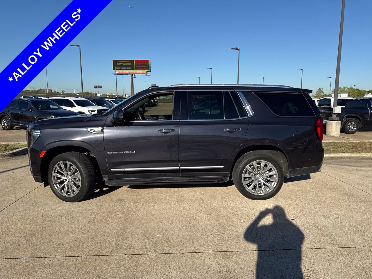 Used 2024 GMC Yukon Denali w/ Advanced Technology Package AWD/4WD image 3