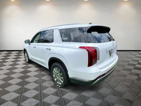 Used 2024 Hyundai Palisade SEL FWD image 3