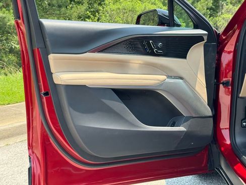 New 2025 Cadillac Lyriq Luxury image 19