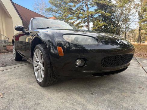 Used 2006 MAZDA MX-5 Miata Grand Touring w/ Premium Pkg image 23