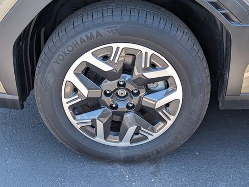 Certified 2025 Subaru Forester Premium AWD/4WD image 15