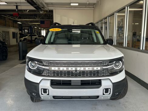 Used 2025 Ford Bronco Sport Badlands w/ Badlands Tech Package AWD/4WD image 3