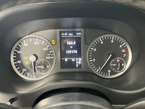 Used 2016 Mercedes-Benz Metris Passenger image 25