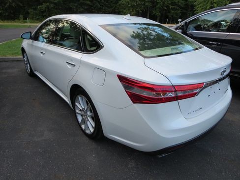 Used 2014 Toyota Avalon Limited image 26