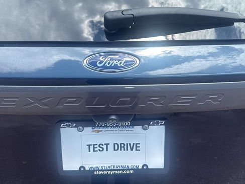 Used 2023 Ford Explorer XLT w/ Equipment Group 202A RWD image 30