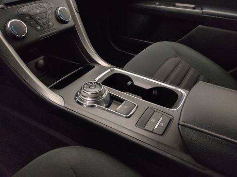 Used 2018 Ford Fusion SE image 26