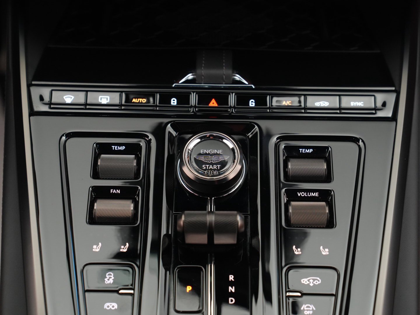 Used 2025 Aston Martin DBX 707 AWD/4WD image 33