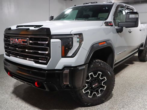 Used 2024 GMC Sierra 2500 AT4X AWD/4WD image 35