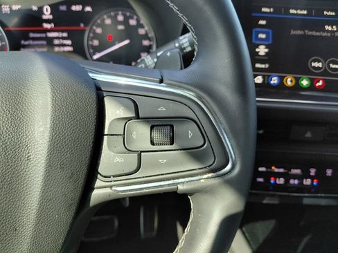 Used 2023 Buick Envision Essence w/ Sport Touring Package AWD/4WD image 29