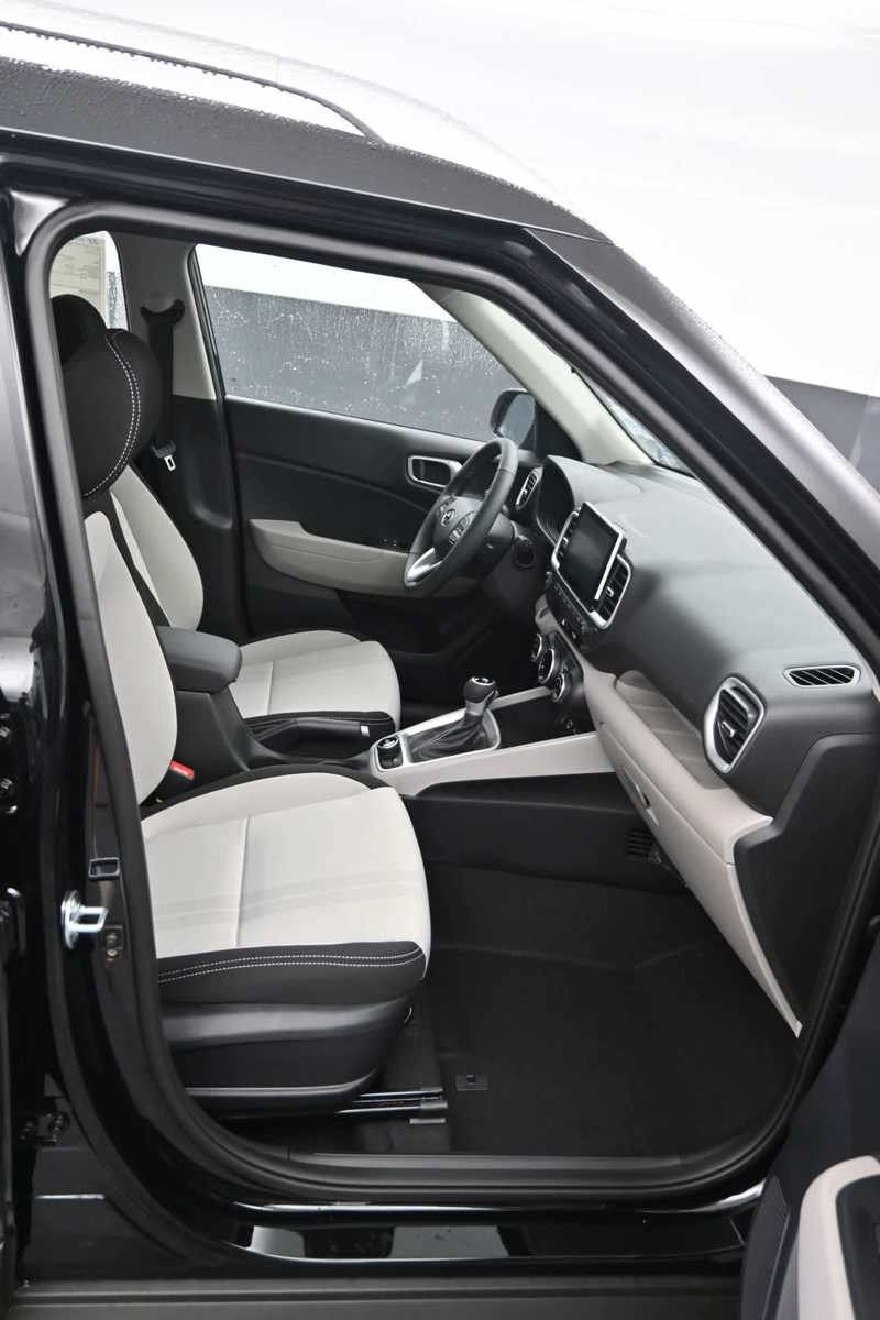 New 2026 Hyundai Venue SEL FWD image 13