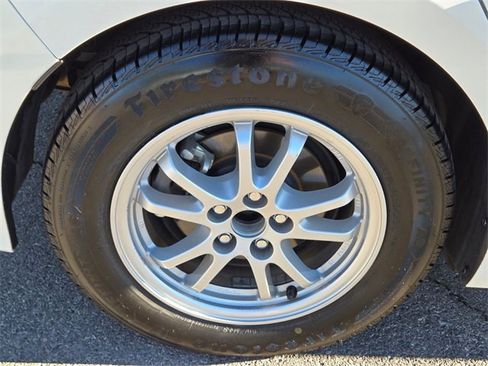 Used 2022 Toyota Prius Prime XLE image 10