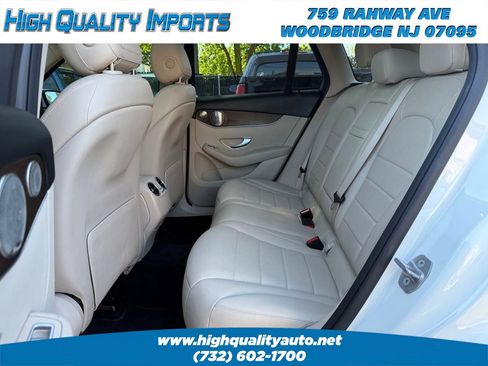 Used 2021 Mercedes-Benz GLC 300 4MATIC w/ Multimedia Package image 16