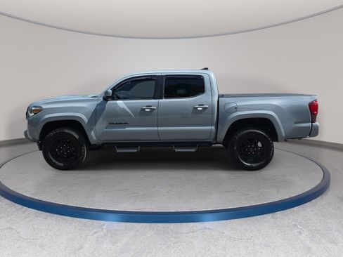 Used 2019 Toyota Tacoma TRD Sport AWD/4WD image 9