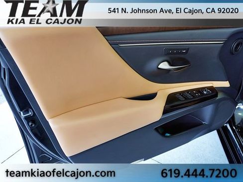 Used 2023 Lexus ES 300h w/ Premium Package image 24