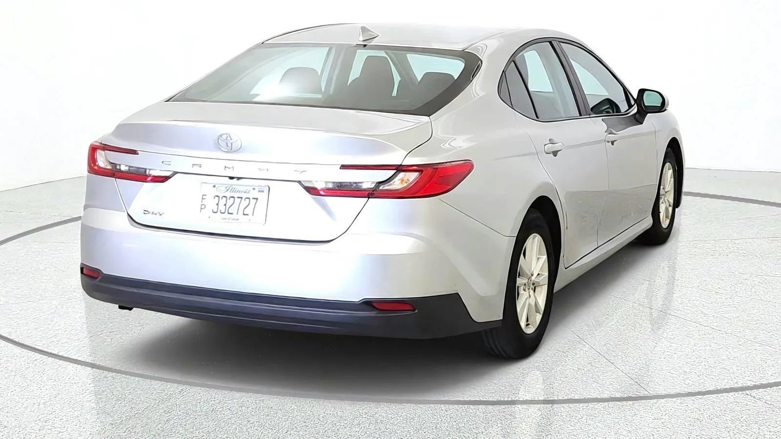 Used 2025 Toyota Camry LE FWD image 8