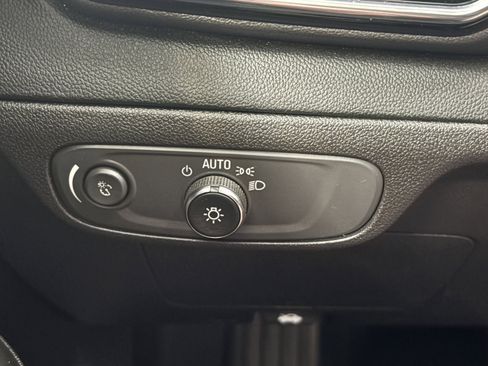 Used 2023 Chevrolet Bolt EUV LT image 17