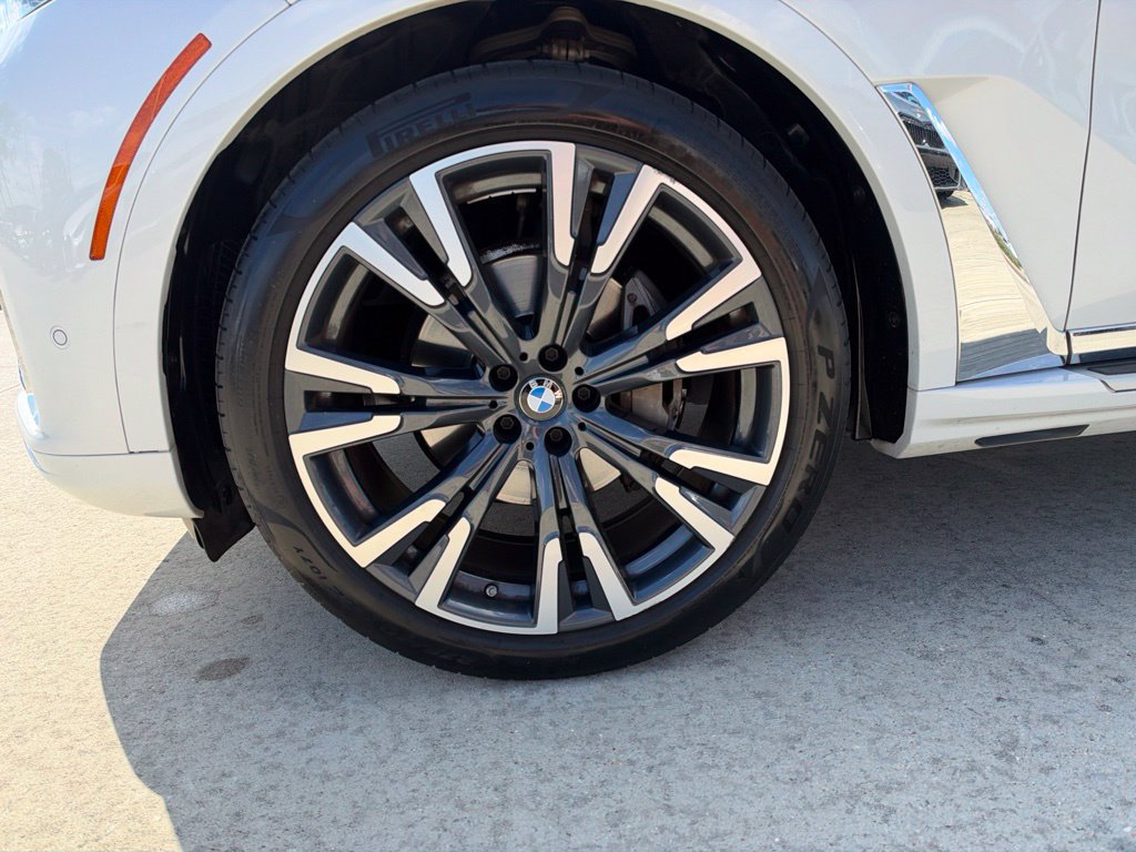 Used 2021 BMW X7 xDrive40i w/ Premium Package AWD/4WD image 9