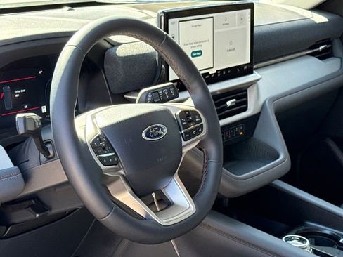 New 2026 Ford Explorer Active RWD image 18