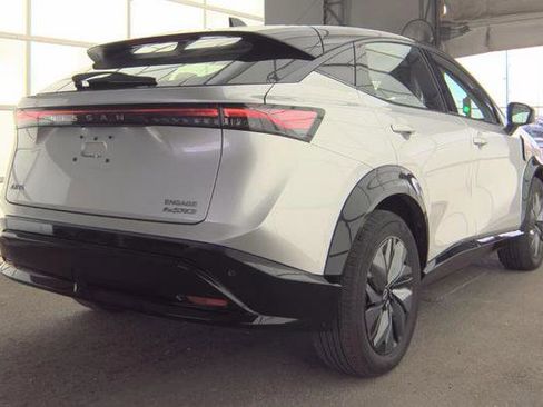 Used 2023 Nissan Ariya AWD image 3