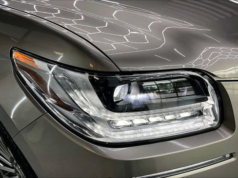 Used 2019 Lincoln Navigator Reserve AWD/4WD image 35