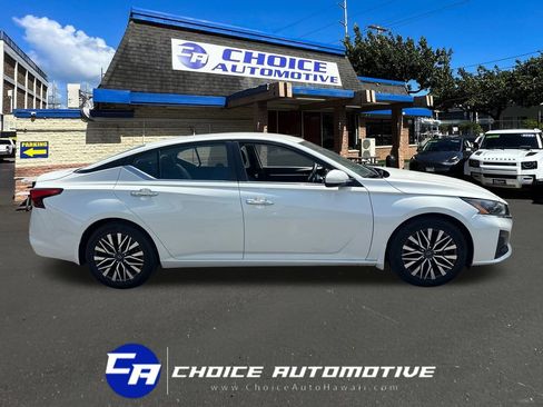 Used 2023 Nissan Altima 2.5 SV FWD image 9