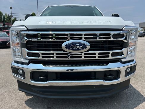 Used 2025 Ford F350 XLT image 2