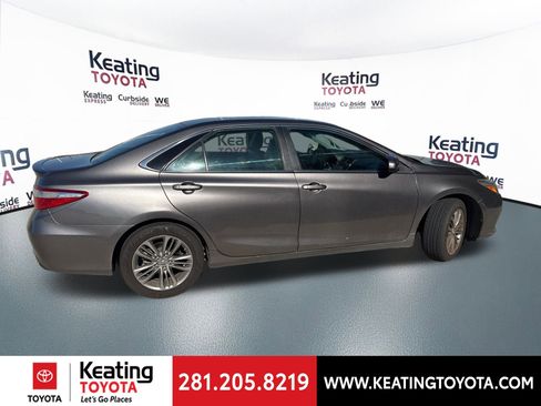Used 2017 Toyota Camry SE image 8