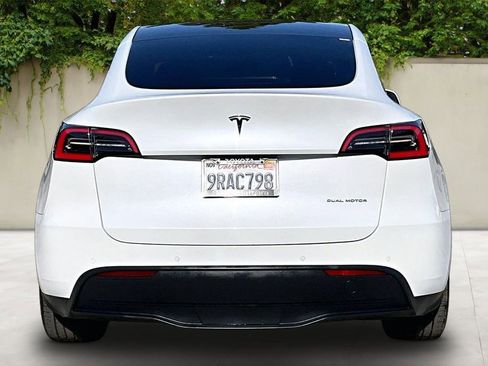 Used 2021 Tesla Model Y Long Range image 6