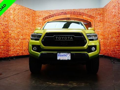 Used 2023 Toyota Tacoma TRD Off-Road w/ Technology Package AWD/4WD image 2