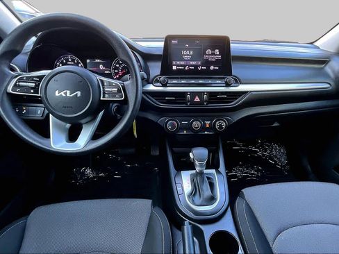 Used 2024 Kia Forte LXS w/ LXS Technology Package FWD image 15