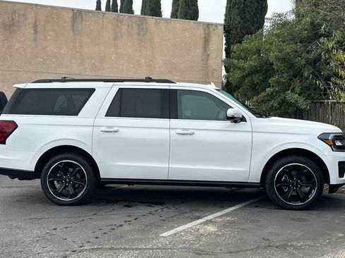 Used 2023 Ford Expedition Max Limited image 7
