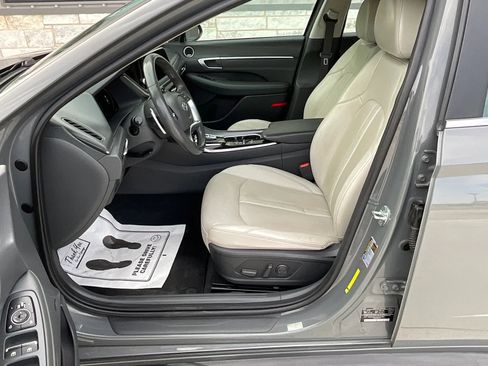 Used 2021 Hyundai Sonata Limited w/ Preferred Accessory Package FWD image 17