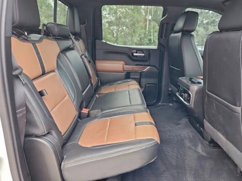 Used 2020 Chevrolet Silverado 1500 High Country w/ Technology Package image 9