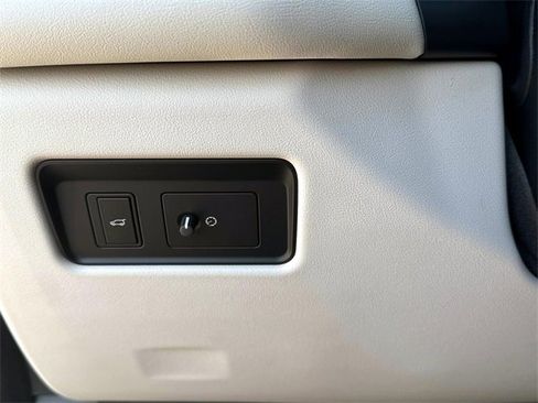 New 2025 Jaguar F-PACE R-Dynamic S image 28