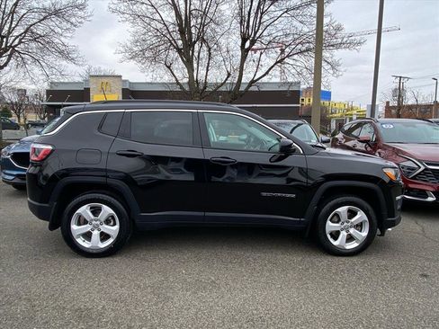Used 2020 Jeep Compass Latitude image 2